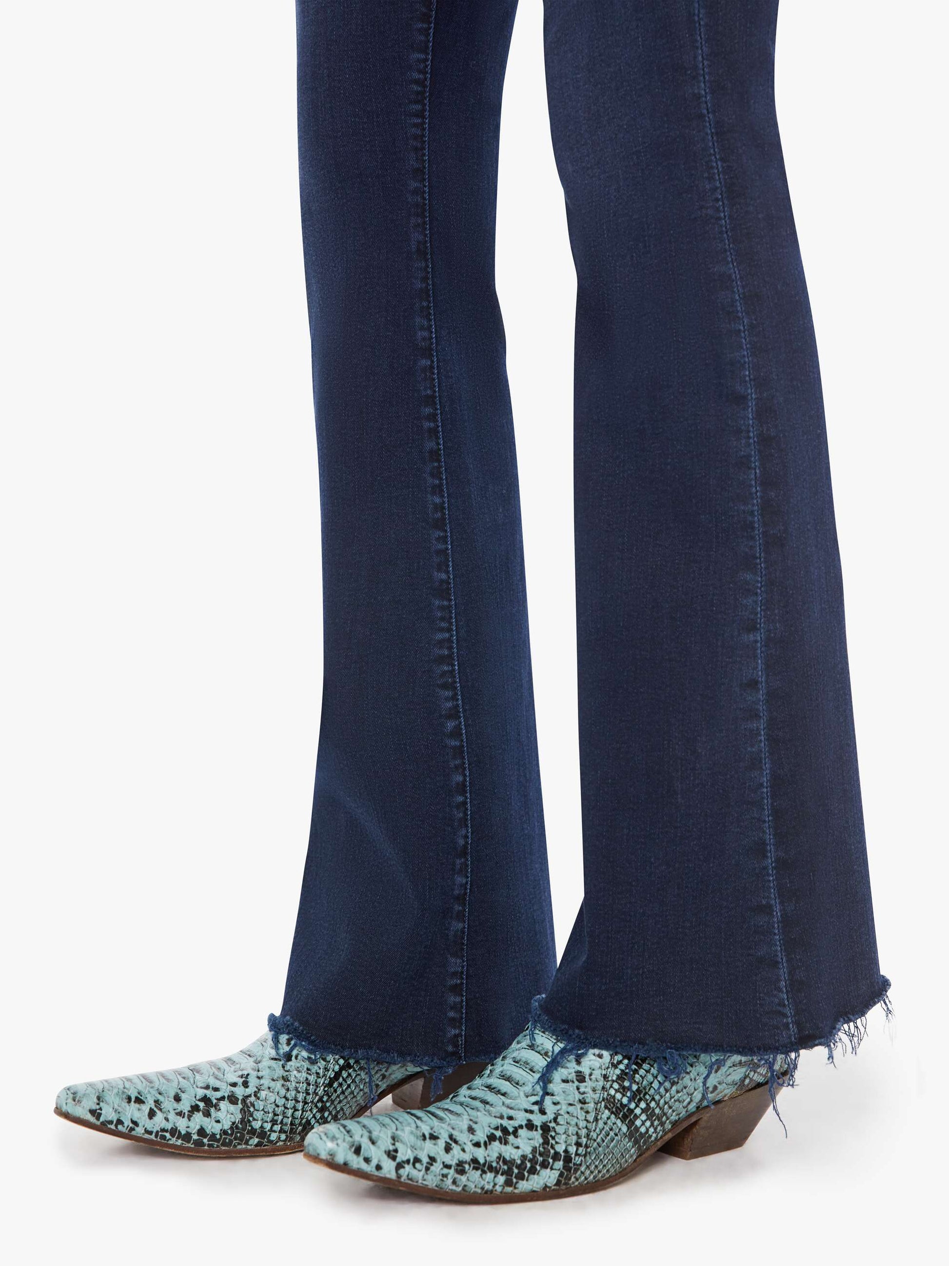Mother Denim Women The Weekender Fray
